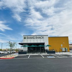 Shake Shack Rhodes Ranch
