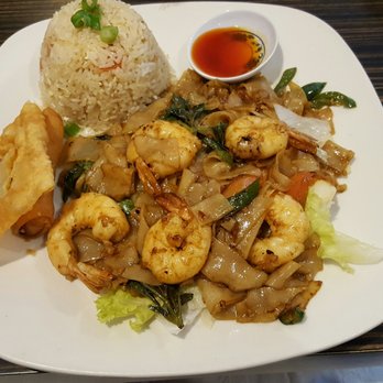 Thai Basil - Spicy noodle pad kee Mao with shrimp. Yummy, I am hooked on this dish. - Thai Near Me - Fullerton, California Thai Basil - Spicy noodle pad kee Mao with shrimp. Yummy, I am hooked on this dish. - Thai Near Me - Fullerton, California