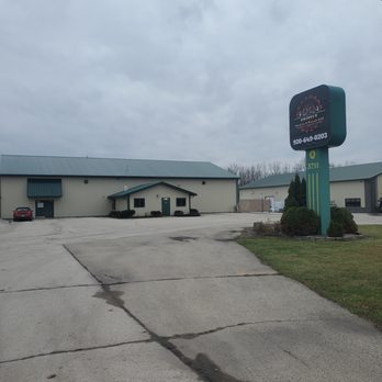 Grizzly Service - Our Building - Auto Repair Near Me - Hobart, Wisconsin Grizzly Service - Our Building - Auto Repair Near Me - Hobart, Wisconsin