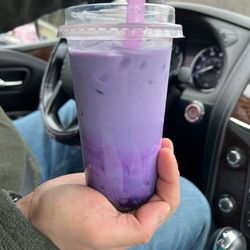 Portias Donut's - Ube bubble tea