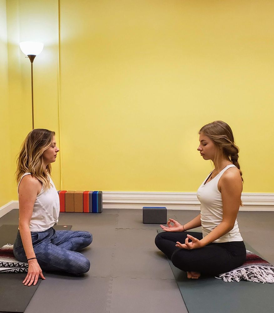 Chelsea Private Yoga Logo