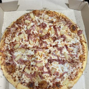Hungry Howie's Pizza - Ham and pineapple - Pizza Near Me - Clayton, North Carolina Hungry Howie's Pizza - Ham and pineapple - Pizza Near Me - Clayton, North Carolina
