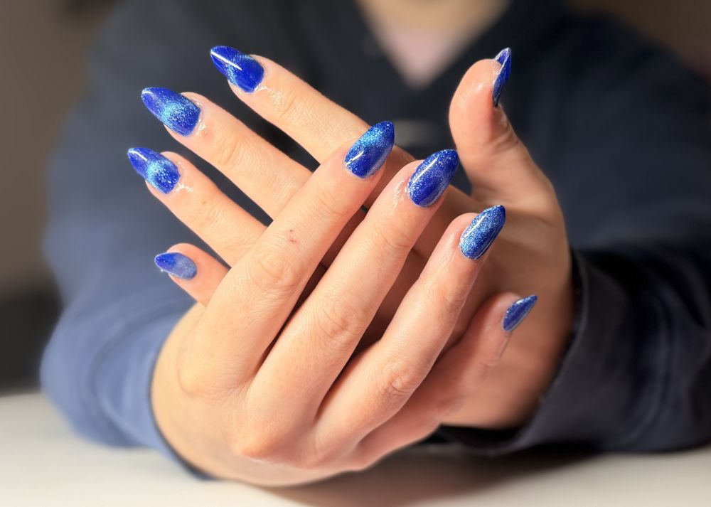 GlosSi Nails Logo