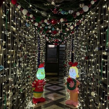 The Esquire Tavern - Christmas Popup - Lounges Near Me - San Antonio, Texas The Esquire Tavern - Christmas Popup - Lounges Near Me - San Antonio, Texas