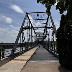 Walnut Street Bridge