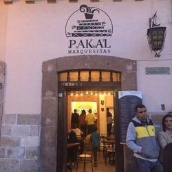 Pakal - Entrada del Negocio