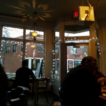 Stacked STL - Dining area - Burgers Near Me - Saint Louis, Missouri