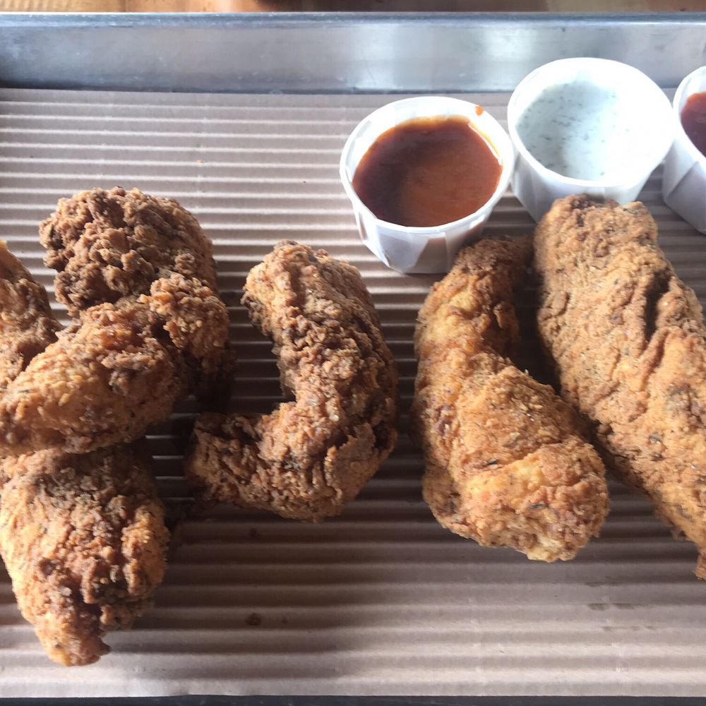 Bruxie - 6 chicken tenders - Sandwiches Near Me - Orange, California Bruxie - 6 chicken tenders - Sandwiches Near Me - Orange, California