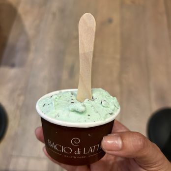 Bacio di Latte - mint chocolate chip - Ice Cream & Frozen Yogurt Near Me - Etiwanda, California