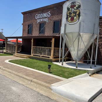 Giddings Brewhaus - The front of the restaurant - Chicken Wings Near Me - Giddings, Texas