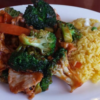 China King - Chicken and broccoli lunch special - Chinese Near Me - Greensburg, Pennsylvania