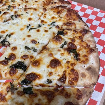 The Blind Onion Pizza & Pub - Garlic chips - Pizza Near Me - Reno, Nevada