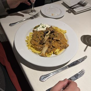 Shadowbrook - Stroganoff - American Near Me - Capitola, California
