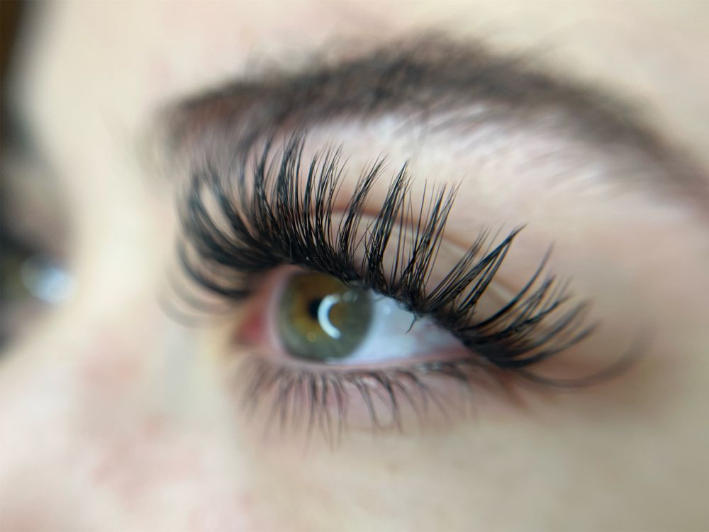 Beauty with Nia Logo