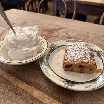Peter Luger - Apple Strudel - Steakhouses Near Me - Brooklyn, New York Peter Luger - Apple Strudel - Steakhouses Near Me - Brooklyn, New York