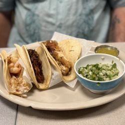 El Agave Mexican Restaurant - 3 street taco plate - shrimp, pork, fish