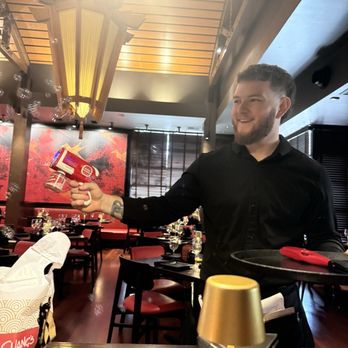 P.F. Chang's - Super waiter Dan - Asian Fusion Near Me - Bakersfield, California