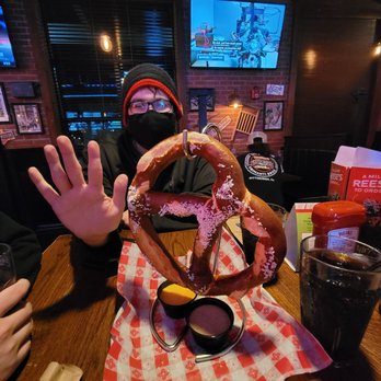 Primanti Bros. Restaurant and Bar - HUGE pretzel - Sports Bars Near Me - York, Pennsylvania Primanti Bros. Restaurant and Bar - HUGE pretzel - Sports Bars Near Me - York, Pennsylvania