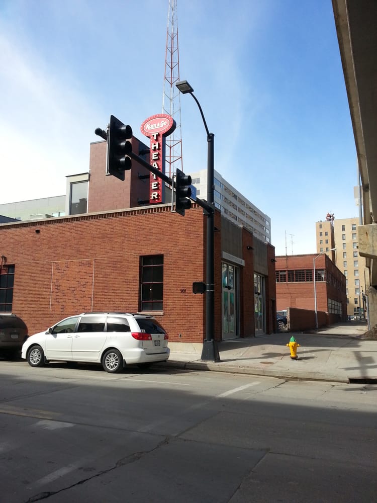KUM AND GO THEATER DES MOINES Updated September 2024 901 Cherry