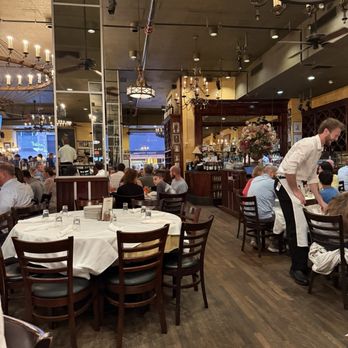 Carmine's - Time Square - Italian Near Me - New York, New York