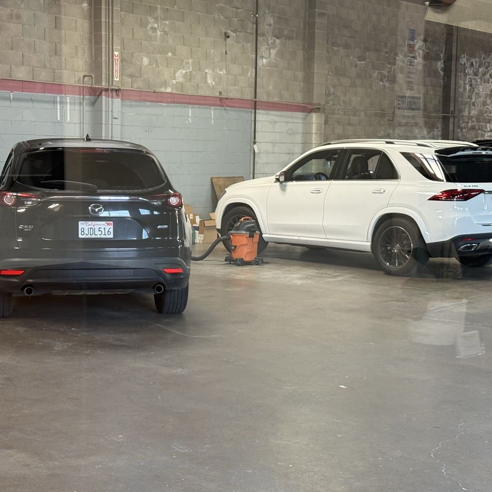 Le Auto Glass - Garage - Auto Glass Services Near Me - Oakland, California Le Auto Glass - Garage - Auto Glass Services Near Me - Oakland, California