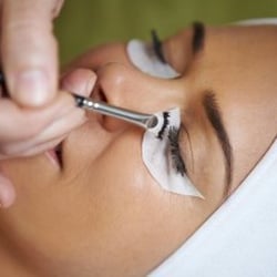 Skinglow Beauty Salon - Eyelash tint