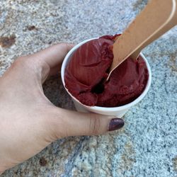 Sprinkles Gelato & Dessert House - Blackberry sorbetto