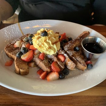 Ten Mile House - Fresh Berry French Toast - American Near Me - Evanston, Illinois Ten Mile House - Fresh Berry French Toast - American Near Me - Evanston, Illinois