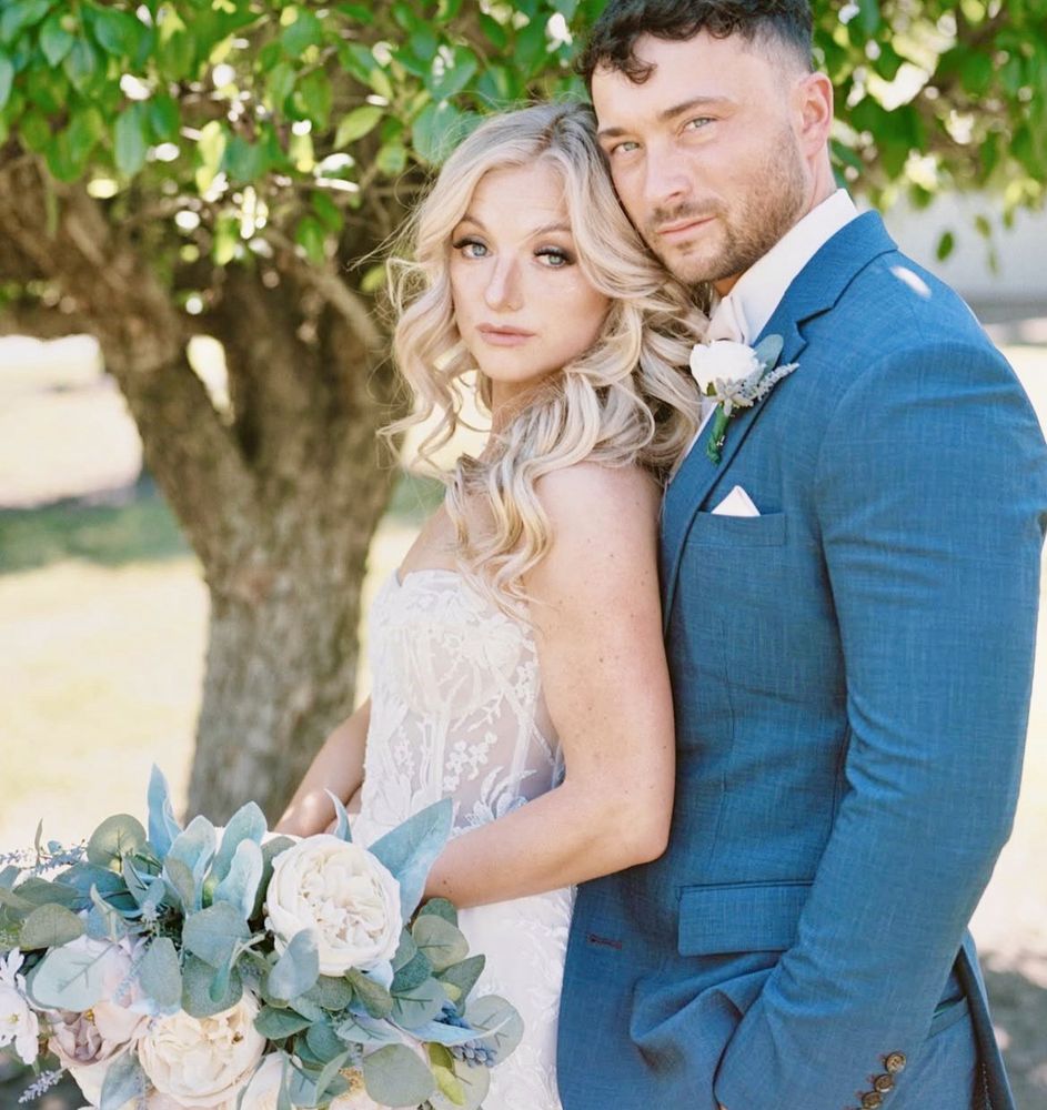 LRV Makeup Artist Logo