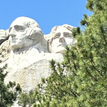 Mount Rushmore National Memorial - Thomas Jefferson and George Washington - Landmarks & Historical Buildings Near Me - Keystone, South Dakota