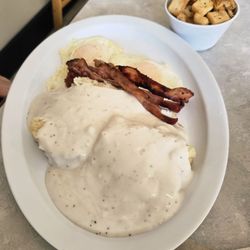 Ellijay Country Corner - Biscuits & Gravy
