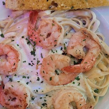 Guillermo's - Jumbo Shrimp Alfredo - Italian Near Me - San Antonio, Texas