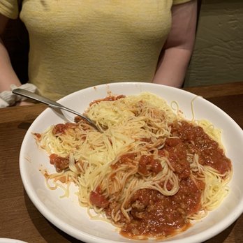 Olive Garden Italian Restaurant - Angel hair with meat sauce - Italian Near Me - Tucson, Arizona Olive Garden Italian Restaurant - Angel hair with meat sauce - Italian Near Me - Tucson, Arizona