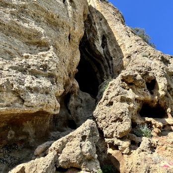 Cave of Munits - Hiking Near Me - West Hills, California Cave of Munits - Hiking Near Me - West Hills, California