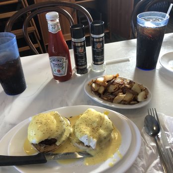 Blueberry Muffin - Crab cakes eggs Benedict - Breakfast & Brunch Near Me - Indialantic, Florida Blueberry Muffin - Crab cakes eggs Benedict - Breakfast & Brunch Near Me - Indialantic, Florida