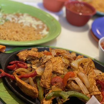 El Patron Mexican Grill - Opelika, AL - a plate of chicken fajitta - Mexican Near Me - Opelika, Alabama El Patron Mexican Grill - Opelika, AL - a plate of chicken fajitta - Mexican Near Me - Opelika, Alabama