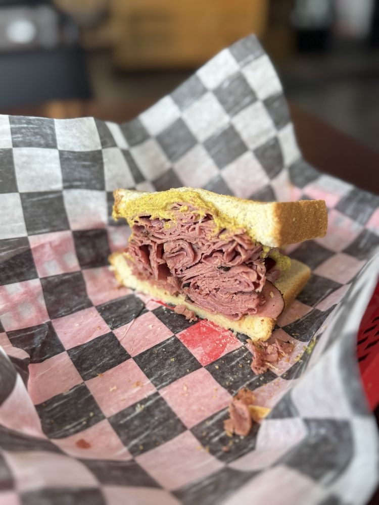 Main Street Deli Logo