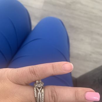Blooming Nail Bar - Nails after 2 days. Gelx - Nail Salons Near Me - Burbank, California