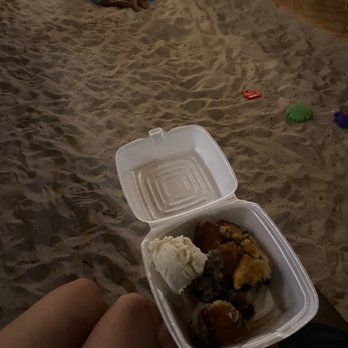 Clay's Restaurant - Signature cobbler with icecream - Burgers Near Me - Houston, Texas