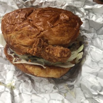 Do-Rite Donuts & Chicken - Spicy original chicken sandwich - Donuts Near Me - Chicago, Illinois