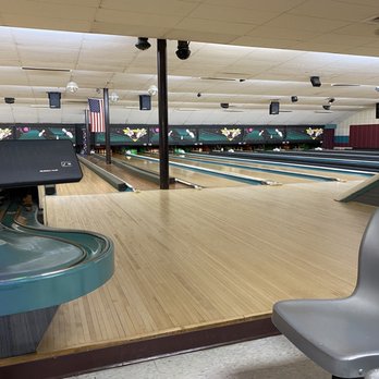 Highland Bowl - Let's bowl! - Bowling Near Me - Cheshire, Connecticut