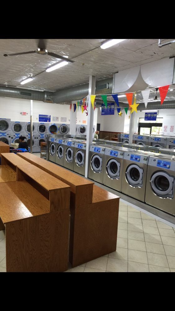 SUN LAUNDROMAT Updated August 2024 11 Photos 408 New Britain Ave