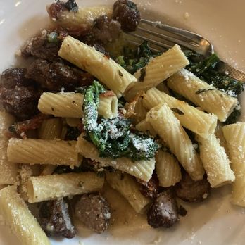 Porto Leggero - Rigatoni Con Rapa E Salsiccia - Italian Near Me - Jersey City, New Jersey Porto Leggero - Rigatoni Con Rapa E Salsiccia - Italian Near Me - Jersey City, New Jersey