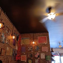 Red Pipes Cafe - Inside is cute and artsy