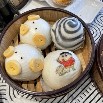 Yan Peninsula - Assorted steam buns - taro, sesame, custard - Seafood Near Me - Millbrae, California Yan Peninsula - Assorted steam buns - taro, sesame, custard - Seafood Near Me - Millbrae, California