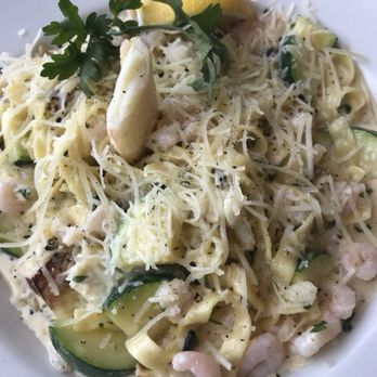 Chinook's - Dungeness Crab & Shrimp Fettuccine - Seafood Near Me - Seattle, Washington