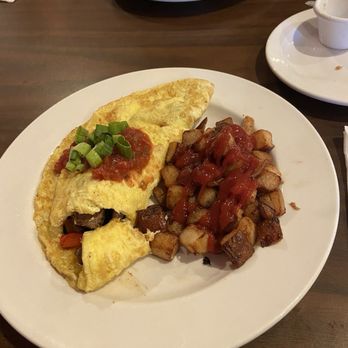 Bob Evans - Steak tip omelet with home fries - American Near Me - Ruskin, Florida