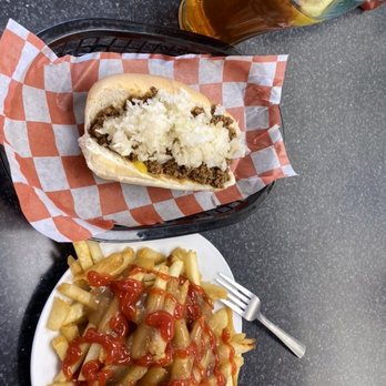 Ernie's Texas Lunch - Texas wiener and gravy fries - Diners Near Me - Gettysburg, Pennsylvania
