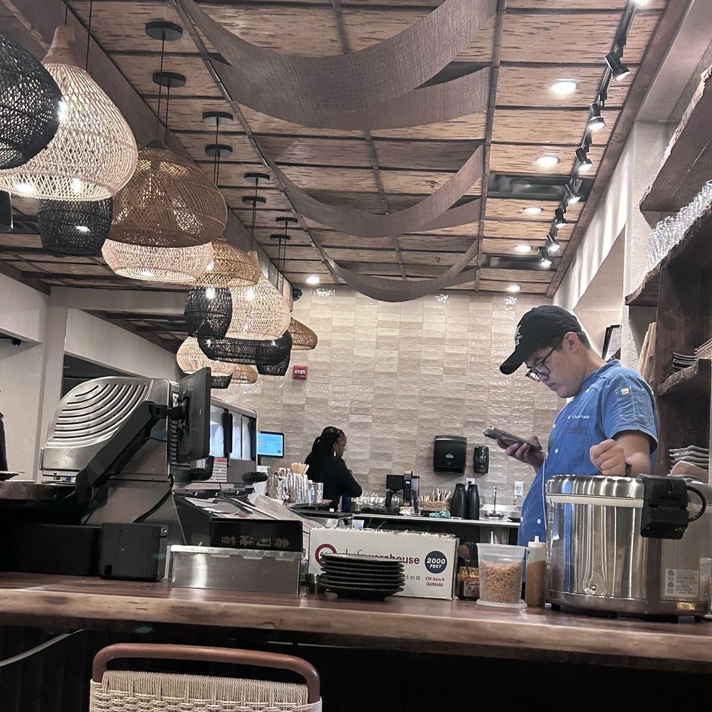 Finn and Fire - Sushi Bars Near Me - Alexandria, Virginia