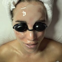 Aesthetics by Morgan - Jelly mask to hydrate and calm skin.